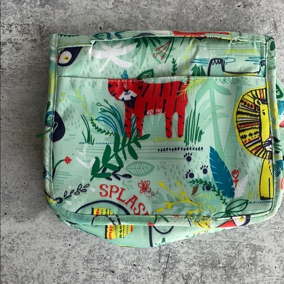 Toiletry Travel Case with Hook - Picture 9 of 9